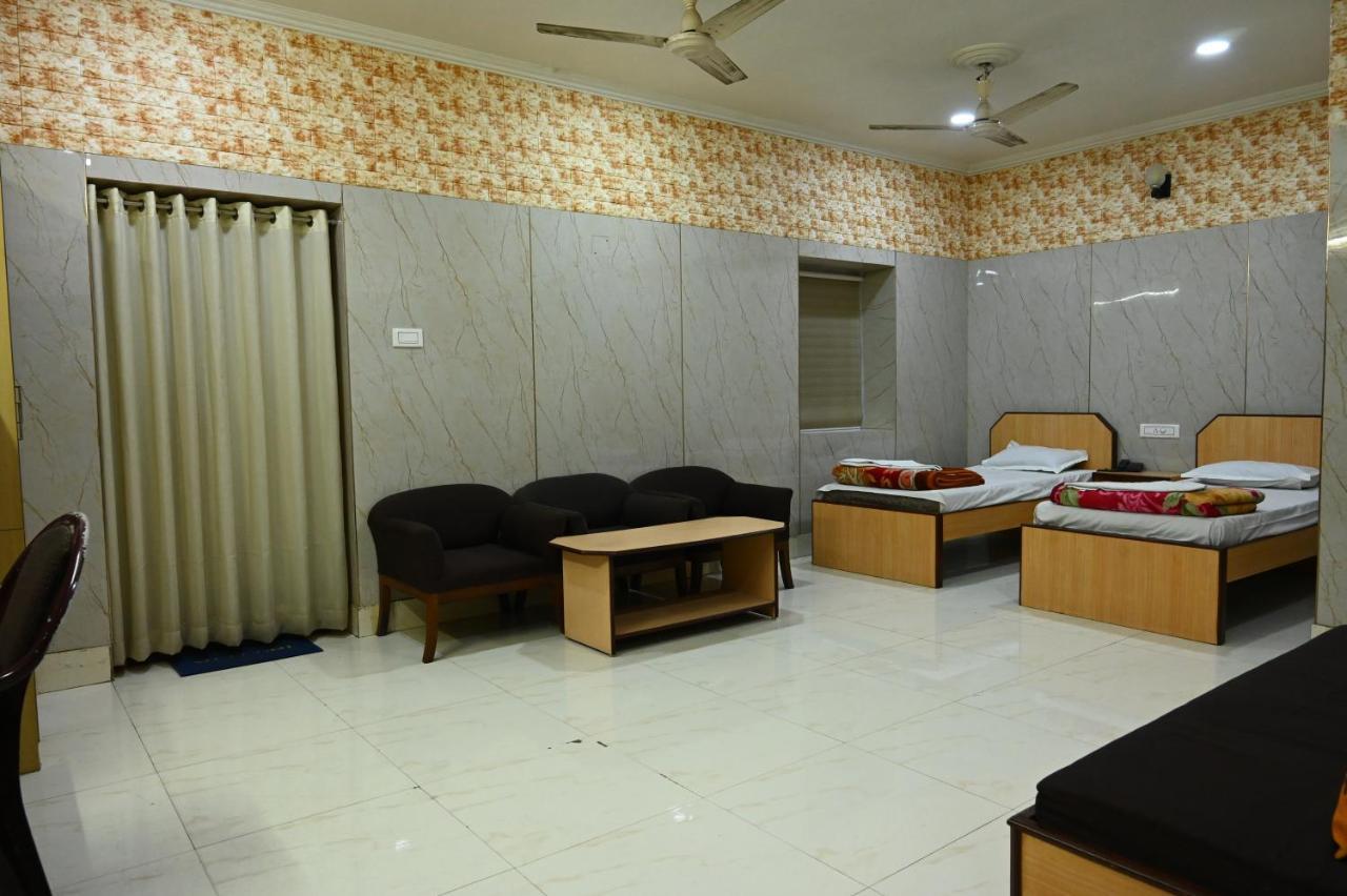 כלכותה Hotel Komala Vilas מראה חיצוני תמונה