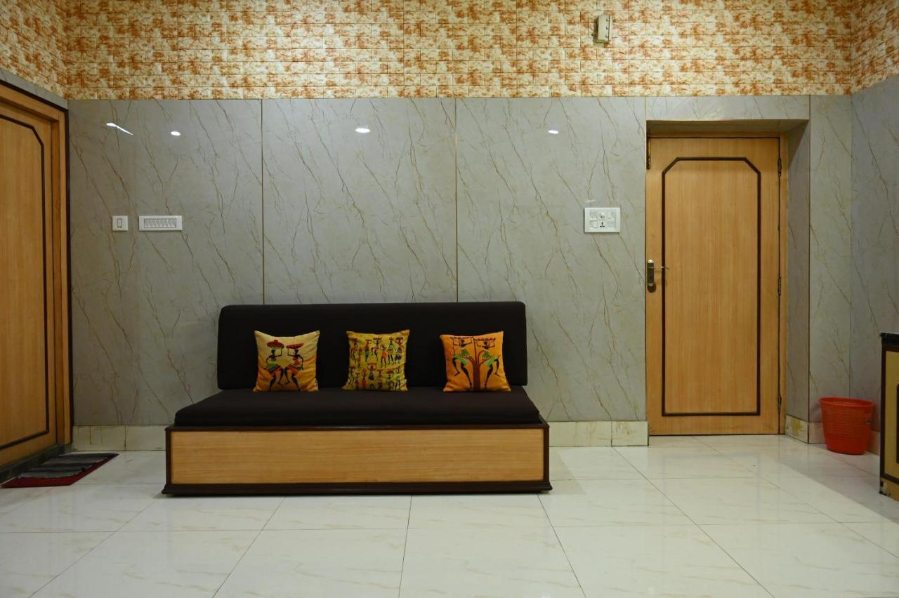 כלכותה Hotel Komala Vilas מראה חיצוני תמונה