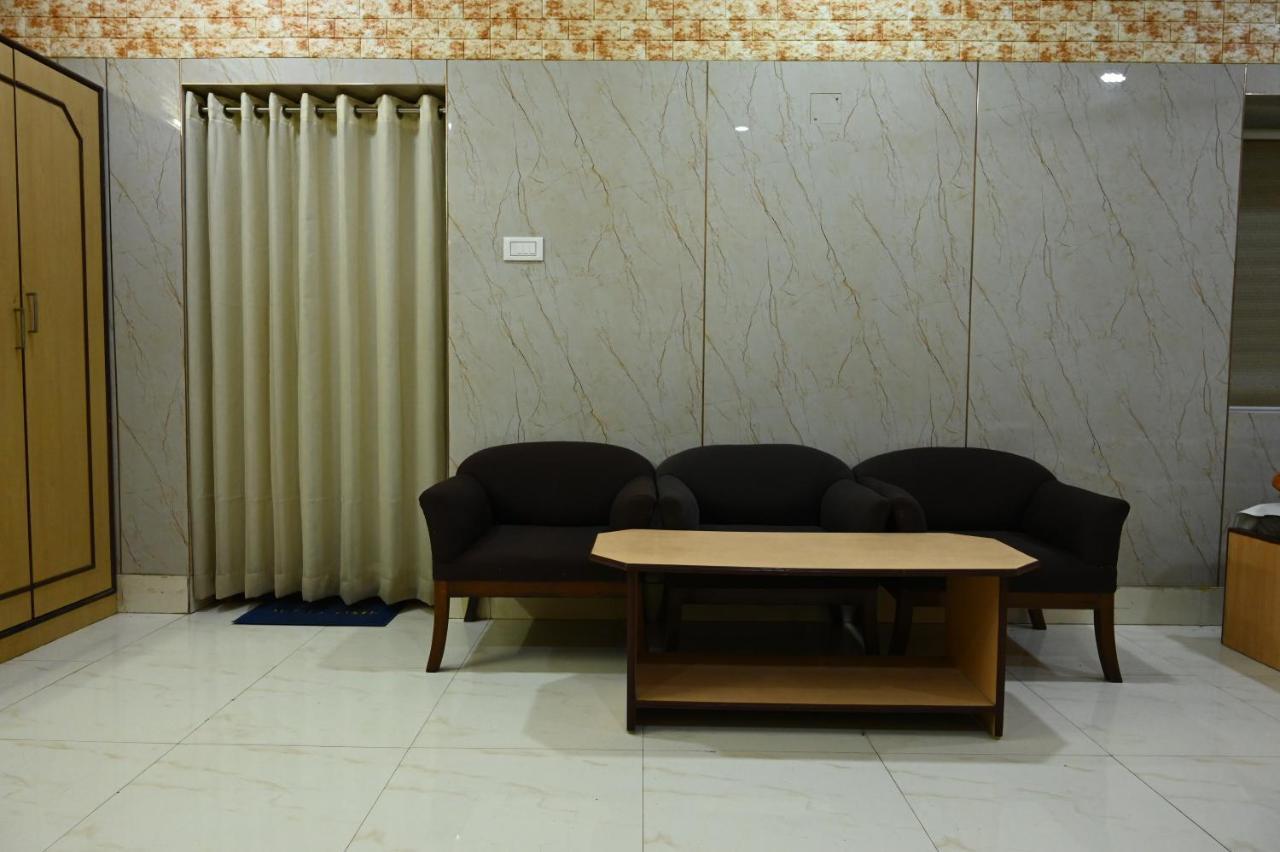 כלכותה Hotel Komala Vilas מראה חיצוני תמונה